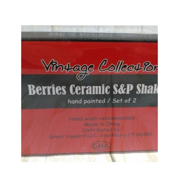 Vintage Collection Berries Ceramic Salt Pepper Shakers Hand Painted Grant Howard - Picture 7 of 10